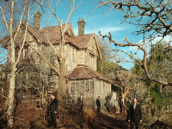 Under The Mountain film set